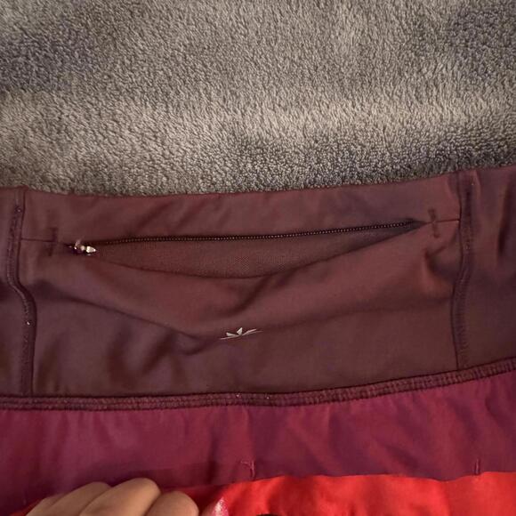 Athleta Running Free Shorts 3.5" in Burgundy Red Colorblock - Size M - Picture 5 of 6